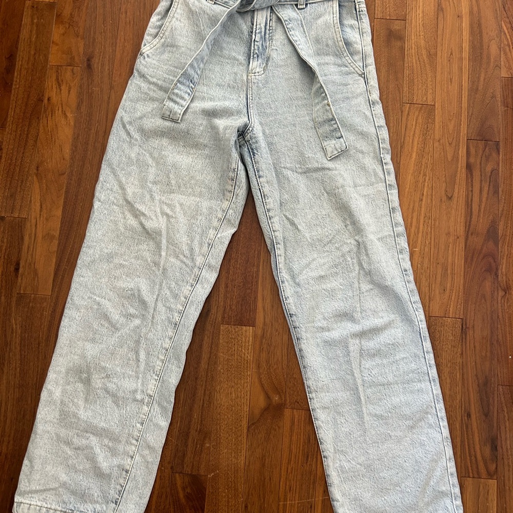 Light Gray High-Waisted Jeans